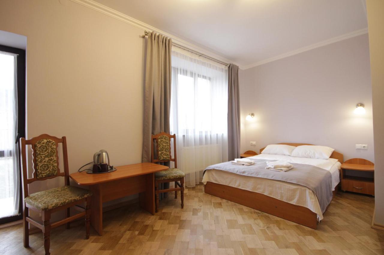 Valentyna Hotel Skhidnytsia ภายนอก รูปภาพ